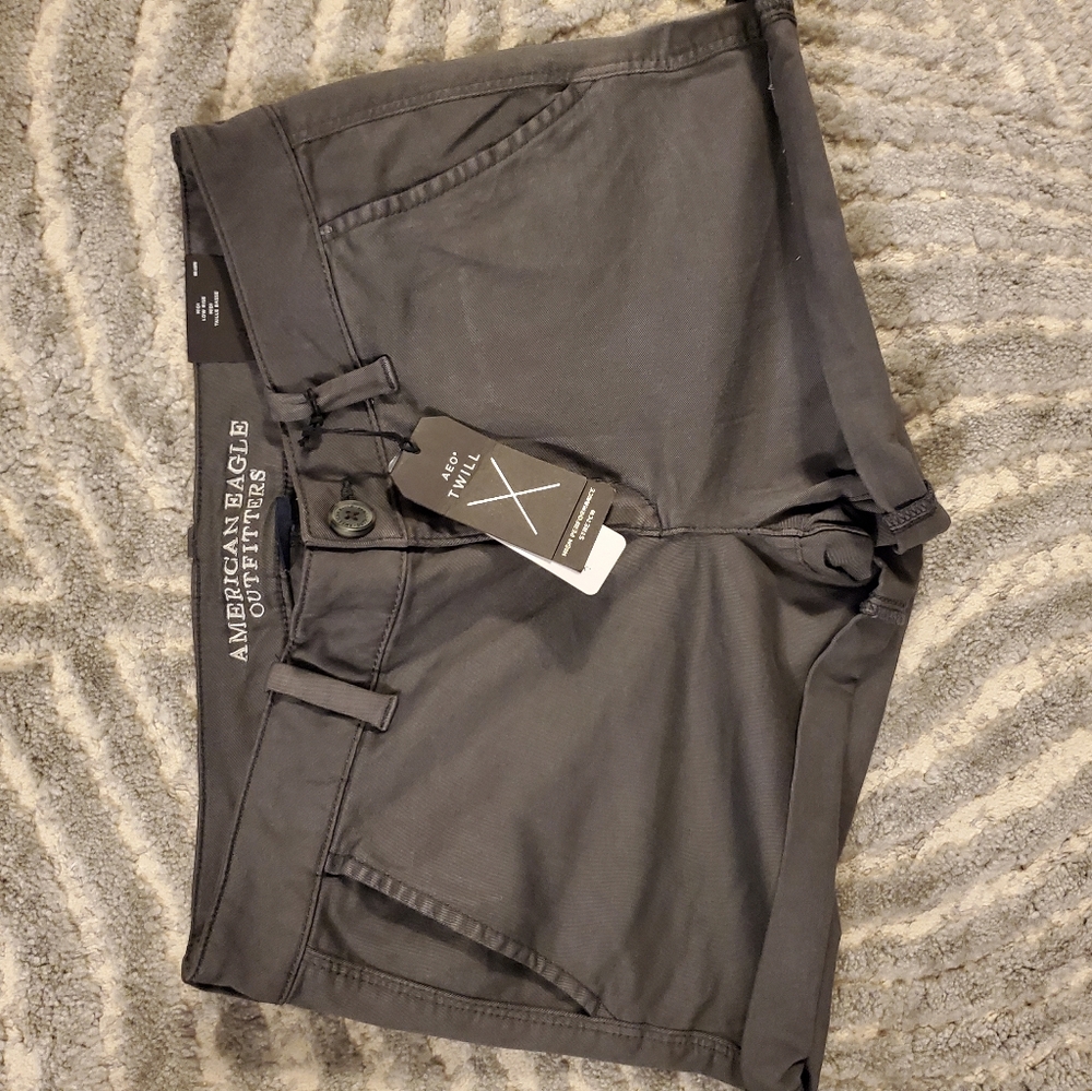 NWT American Eagle khaki shorts size 10